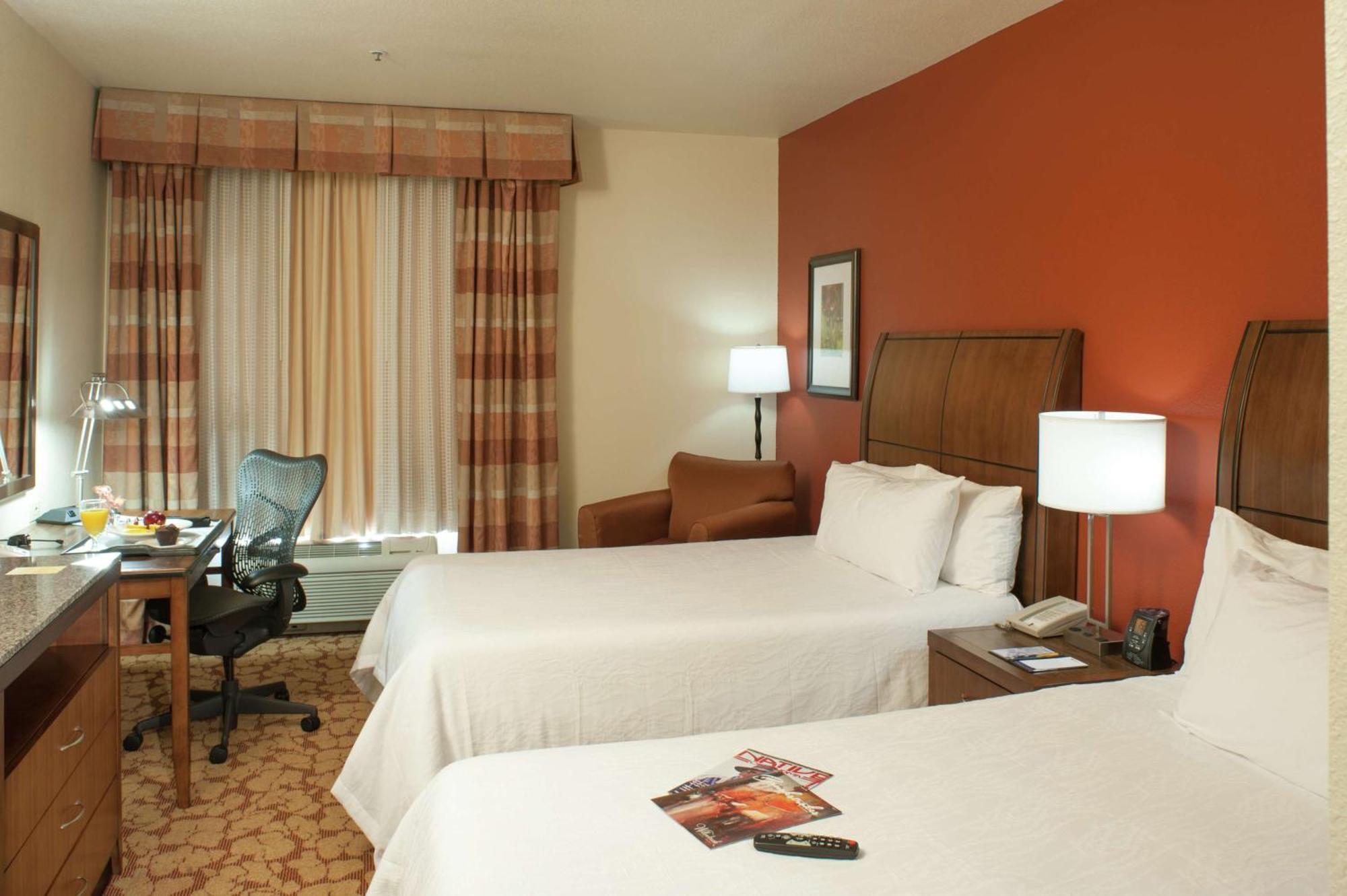 Hilton Garden Inn Tulsa Airport Exterior foto