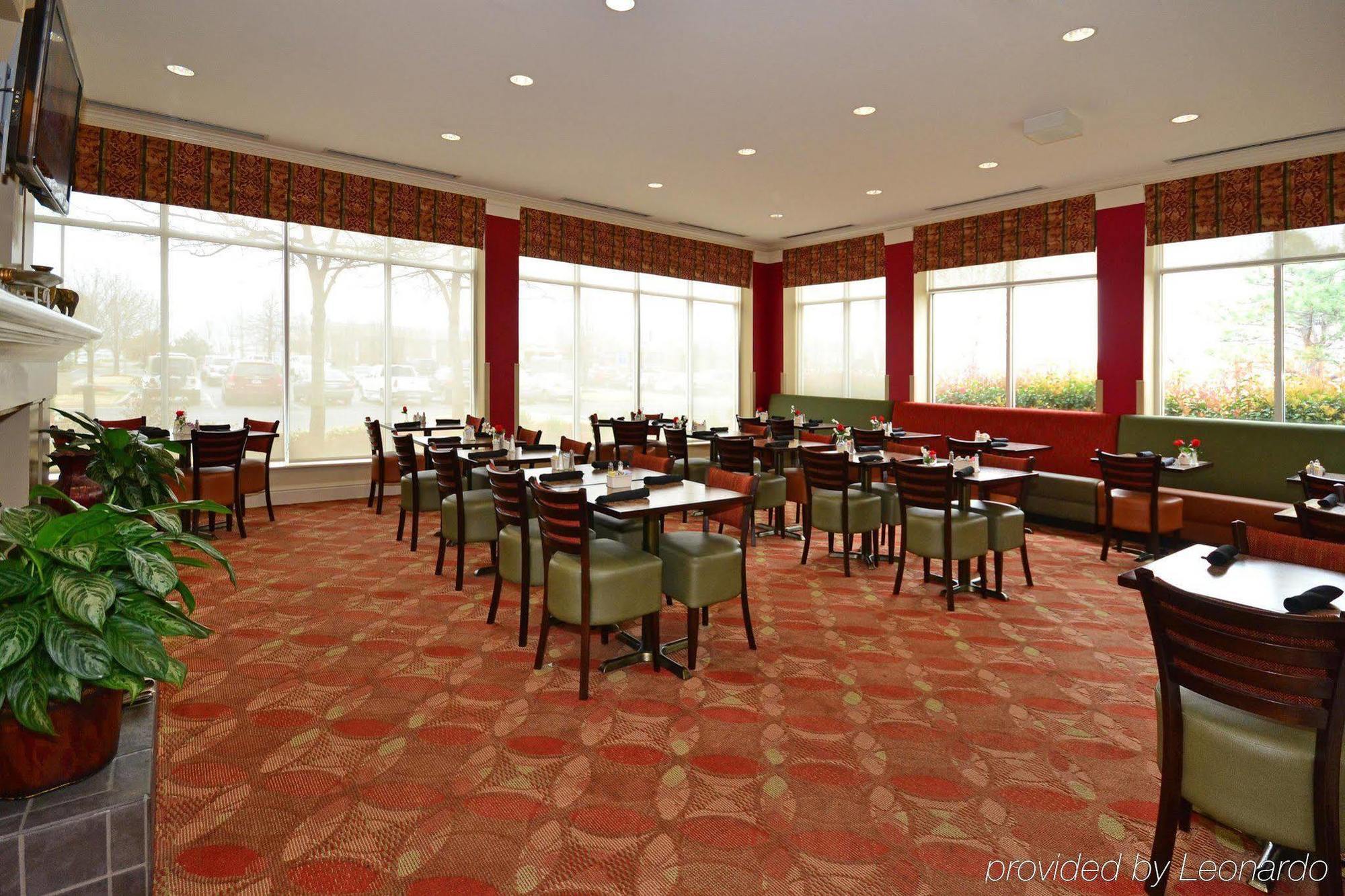 Hilton Garden Inn Tulsa Airport Exterior foto